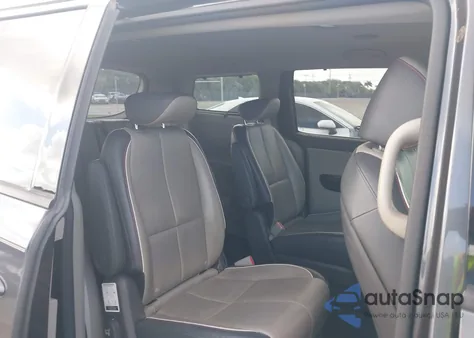 2017 Kia Sedona Sx z USA, uszkodzony, nr VIN KNDMC5C11H6269921